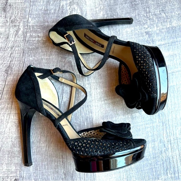 Bruno Magli Suede Leather Heels Sandals Ankle Strap Size 39 Black Butterfly - Picture 1 of 14